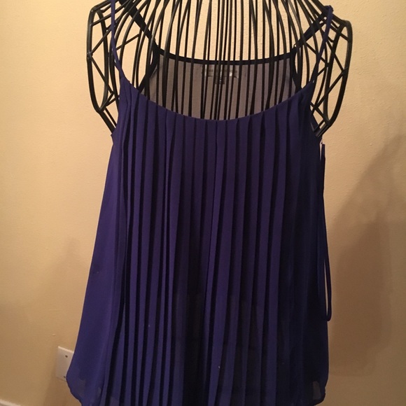 Top - Picture 3 of 3